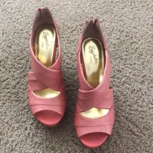 Coral Seychelles Wedges